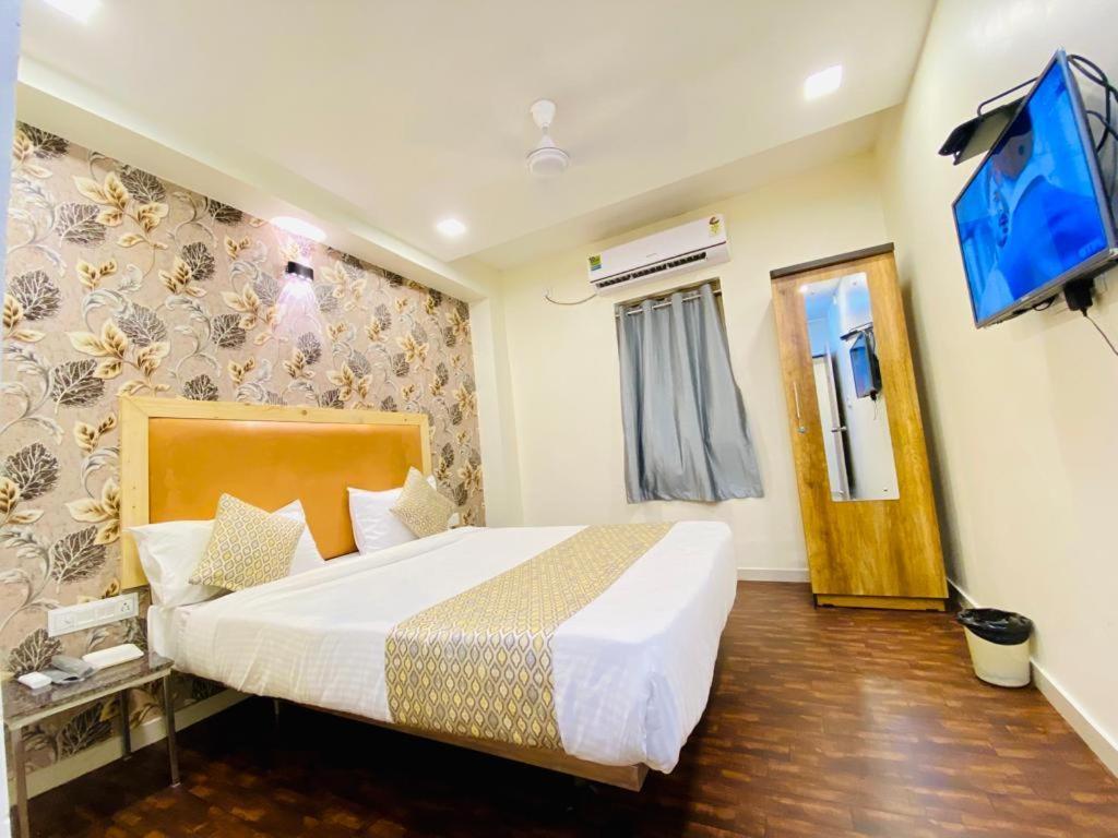 Hotel Alexa By Abc Ahmedabad Esterno foto