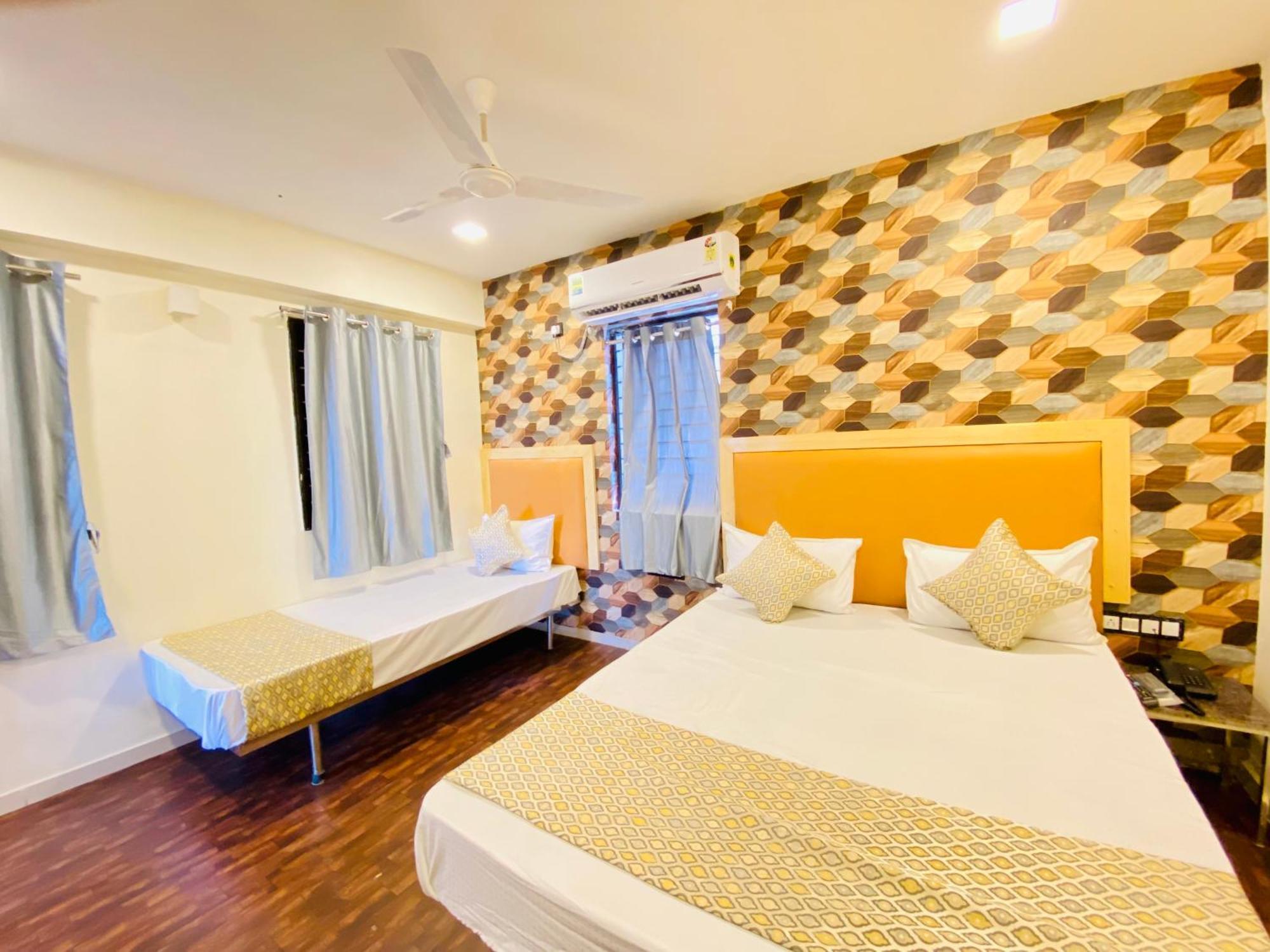 Hotel Alexa By Abc Ahmedabad Esterno foto