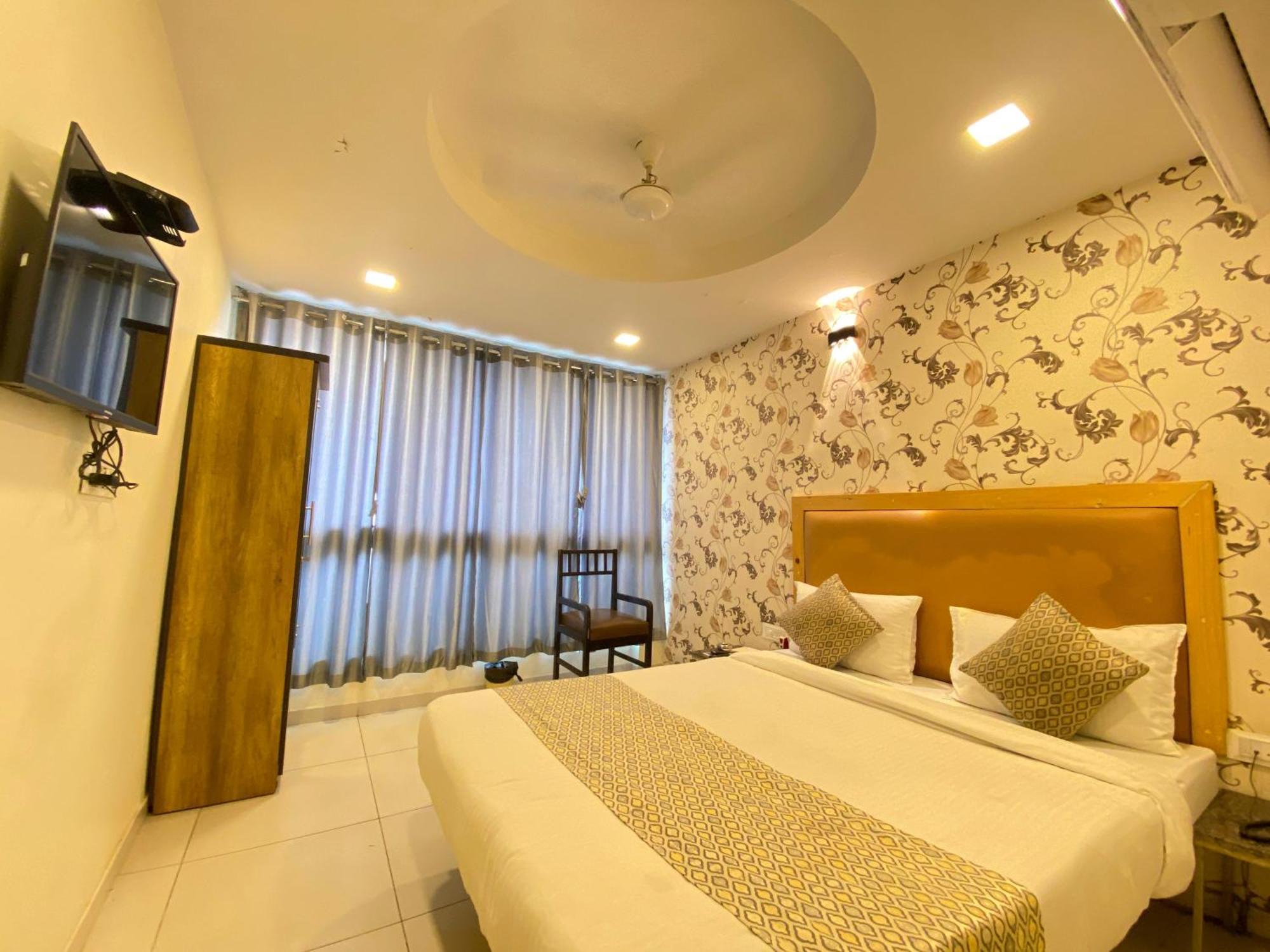 Hotel Alexa By Abc Ahmedabad Esterno foto