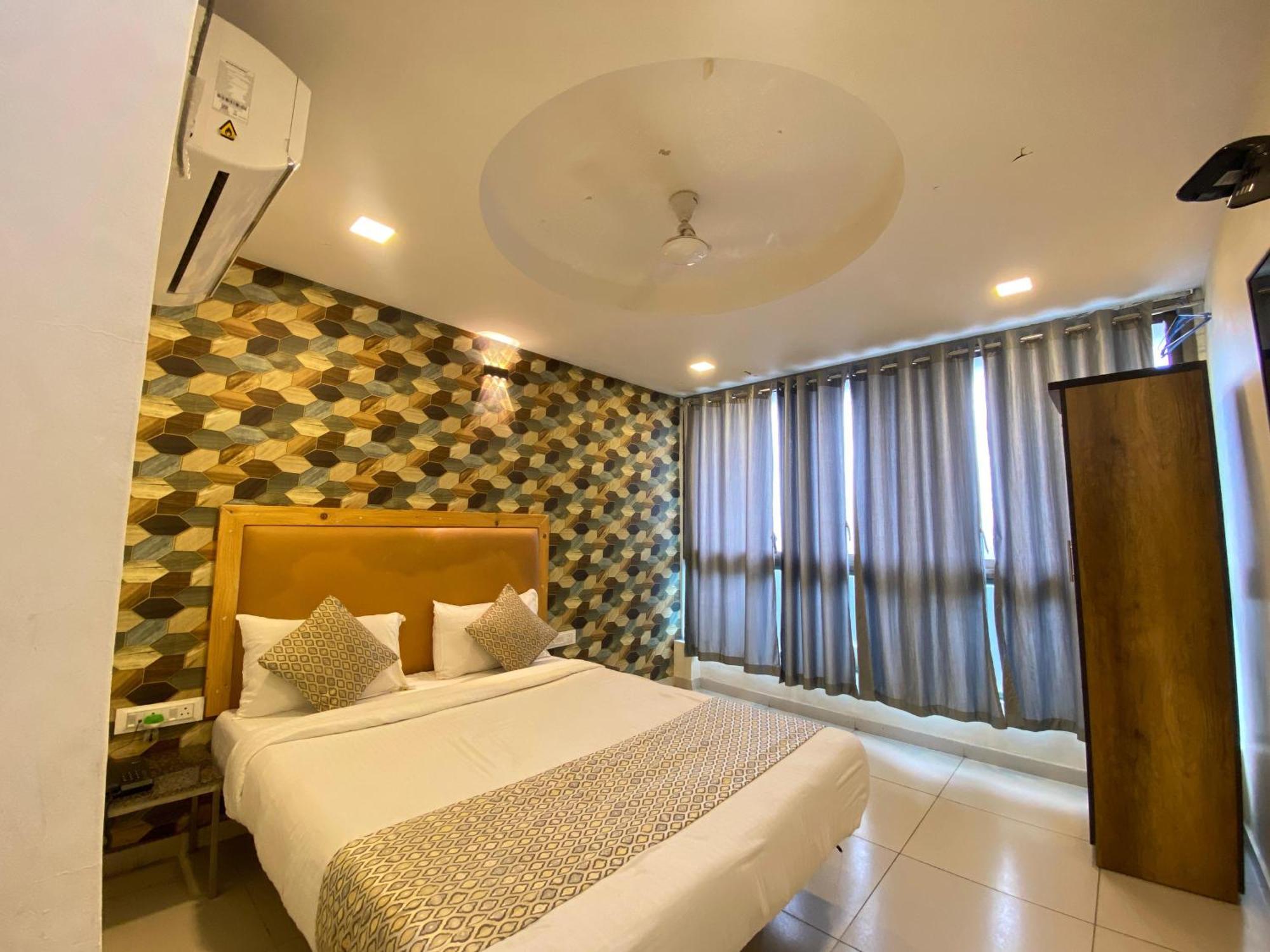 Hotel Alexa By Abc Ahmedabad Esterno foto