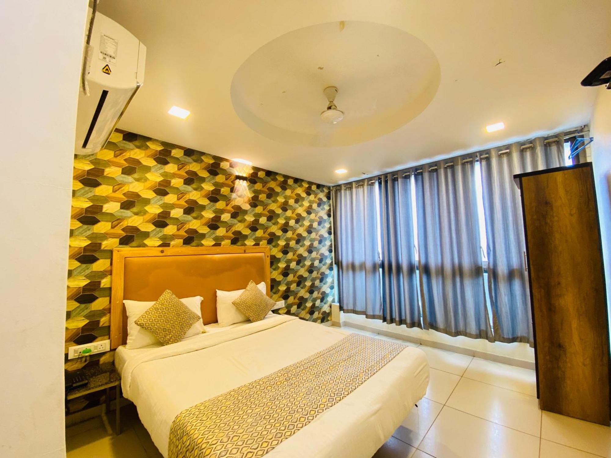 Hotel Alexa By Abc Ahmedabad Esterno foto